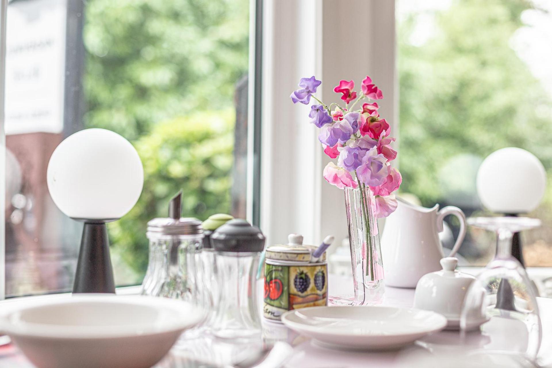 Dunvegan Hotel Windermere Bagian luar foto